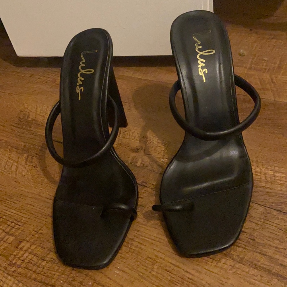 Lulus black strap heels